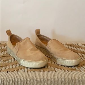 Nude Suede Natural Silde Ons